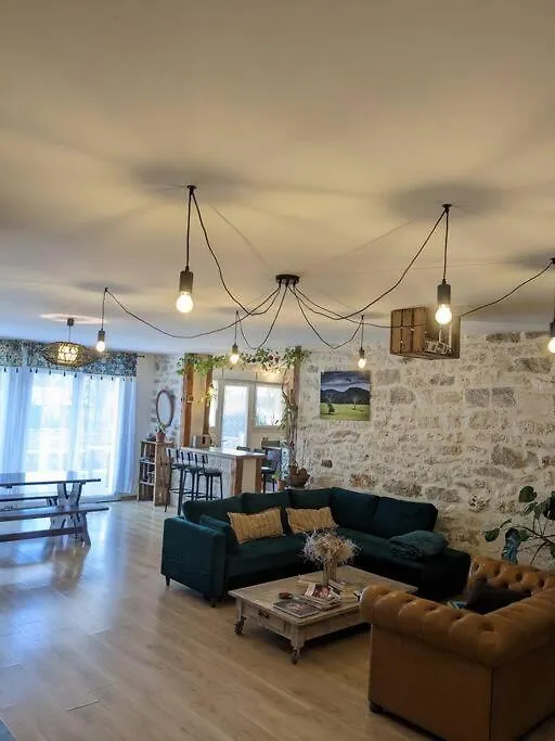 Gite Au Coeur Du Vignoble De Cahors, 5 Chambres Villeseque Holiday home